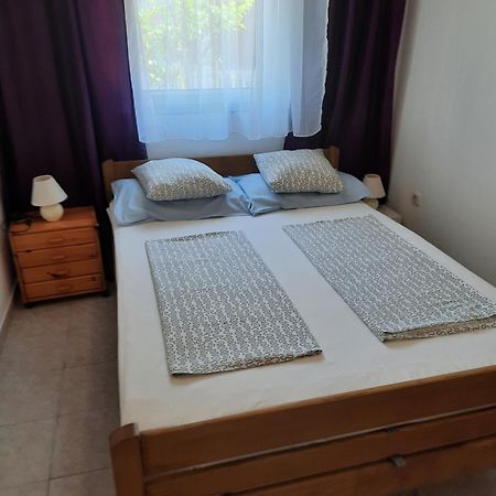 Apartments Matkovic Vir Eksteriør bilde