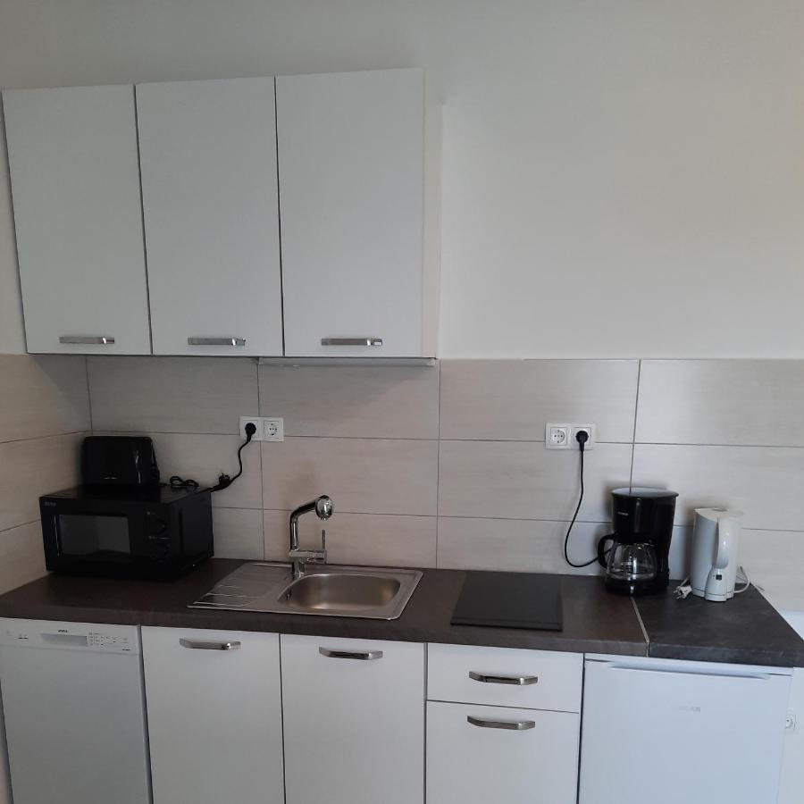 Apartments Matkovic Vir Eksteriør bilde