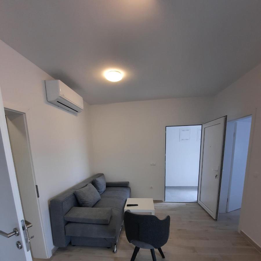 Apartments Matkovic Vir Eksteriør bilde