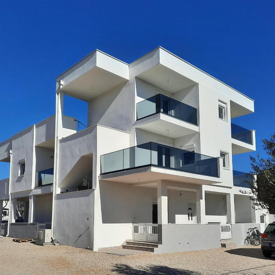 Apartments Matkovic Vir Eksteriør bilde