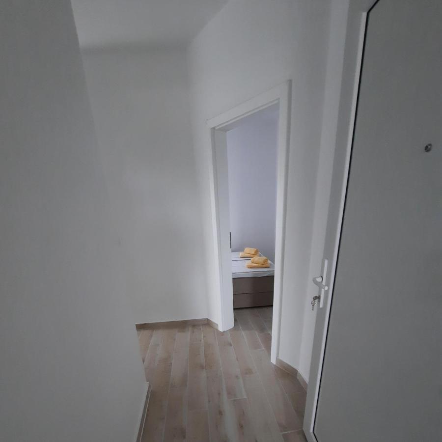 Apartments Matkovic Vir Eksteriør bilde