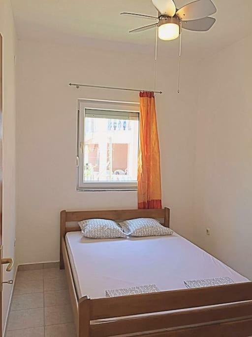 Apartments Matkovic Vir Eksteriør bilde