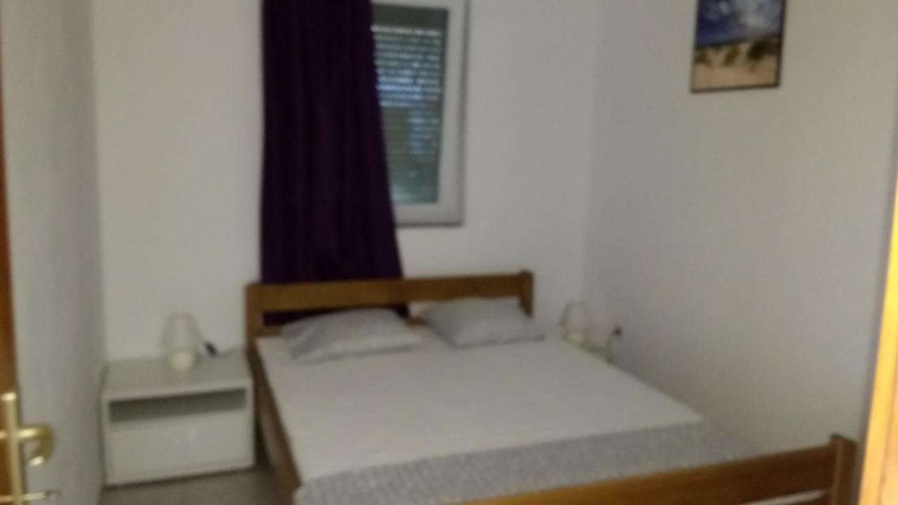 Apartments Matkovic Vir Eksteriør bilde